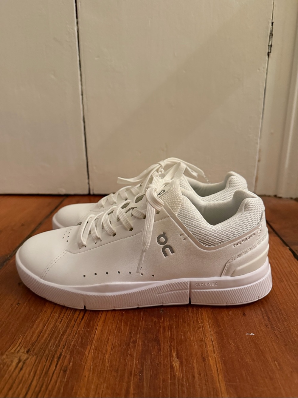 On Running Women's White Low-Top Sneakers - Picture 5 of 6